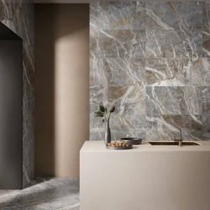 INTERNO4 亮＋霧｜60x120cm, 120x120cm, 120x278cm黃綠｜義大利實景圖(2)